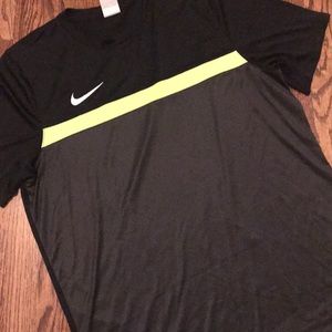 NWOT Rare Nike dry fit short sleeve shirt